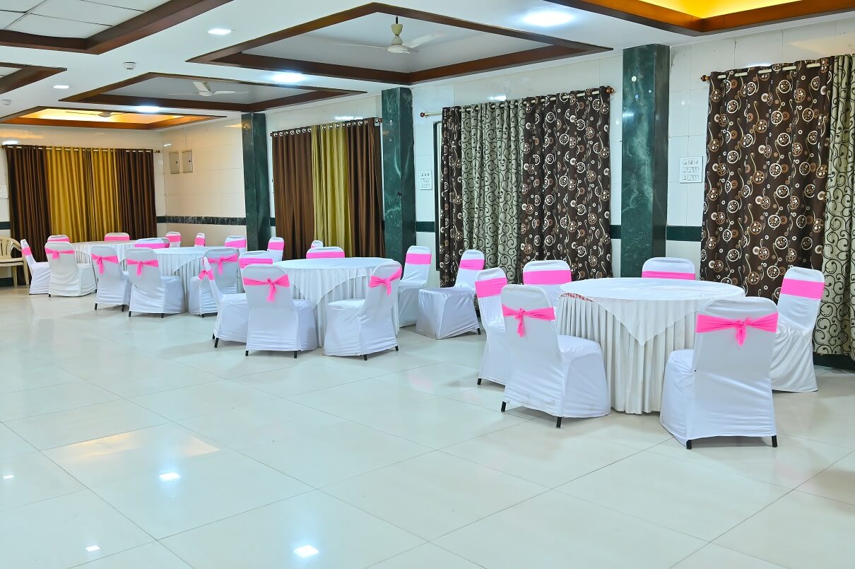 Grand Hall of Hotel Atithi (11)